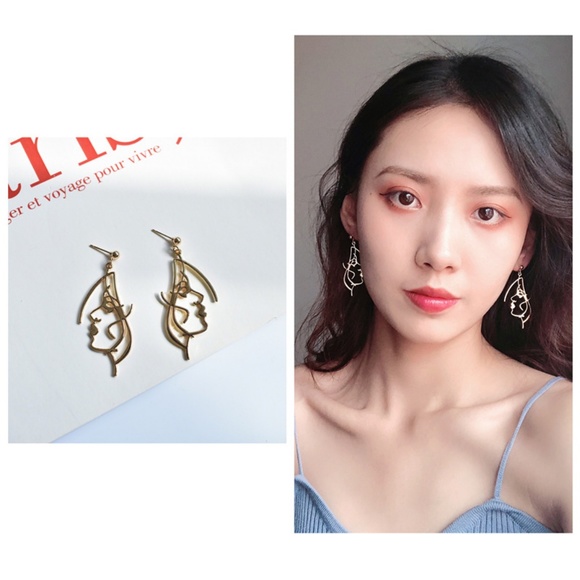 Unique Design//Minimalist Face Beauty Drop Earring - Picture 1 of 5
